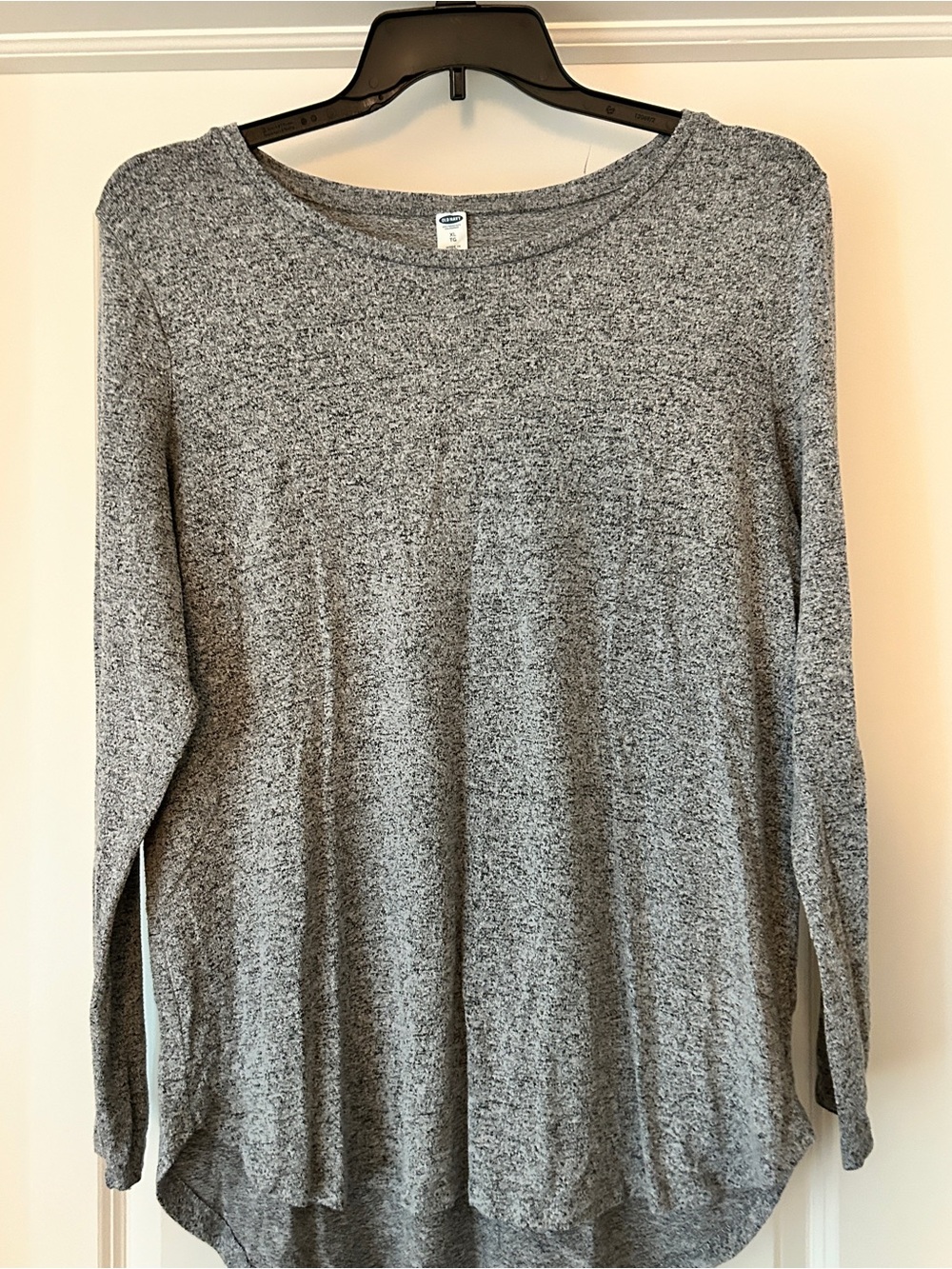 Lightweight Gray Long-Sleeve Women's Top